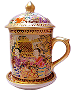 งานศิลป์ชั้นสูง ที่หาช่างฝีมือเทียบได้ยาก กับลวดลายประเพณีของไทย เครื่องเบญจรงค์ ฝีมือระดับจิตกรรรมฝาผนัง